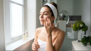 Huong dan cach tri kho da mat tai nha